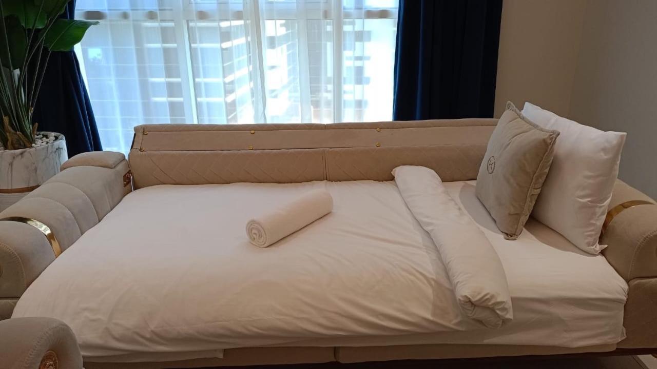 Dunya Tower Luxury And 2 Min Walk To Dubai Mall And Burj Khalifa In Heart Of Downtown Luaran gambar